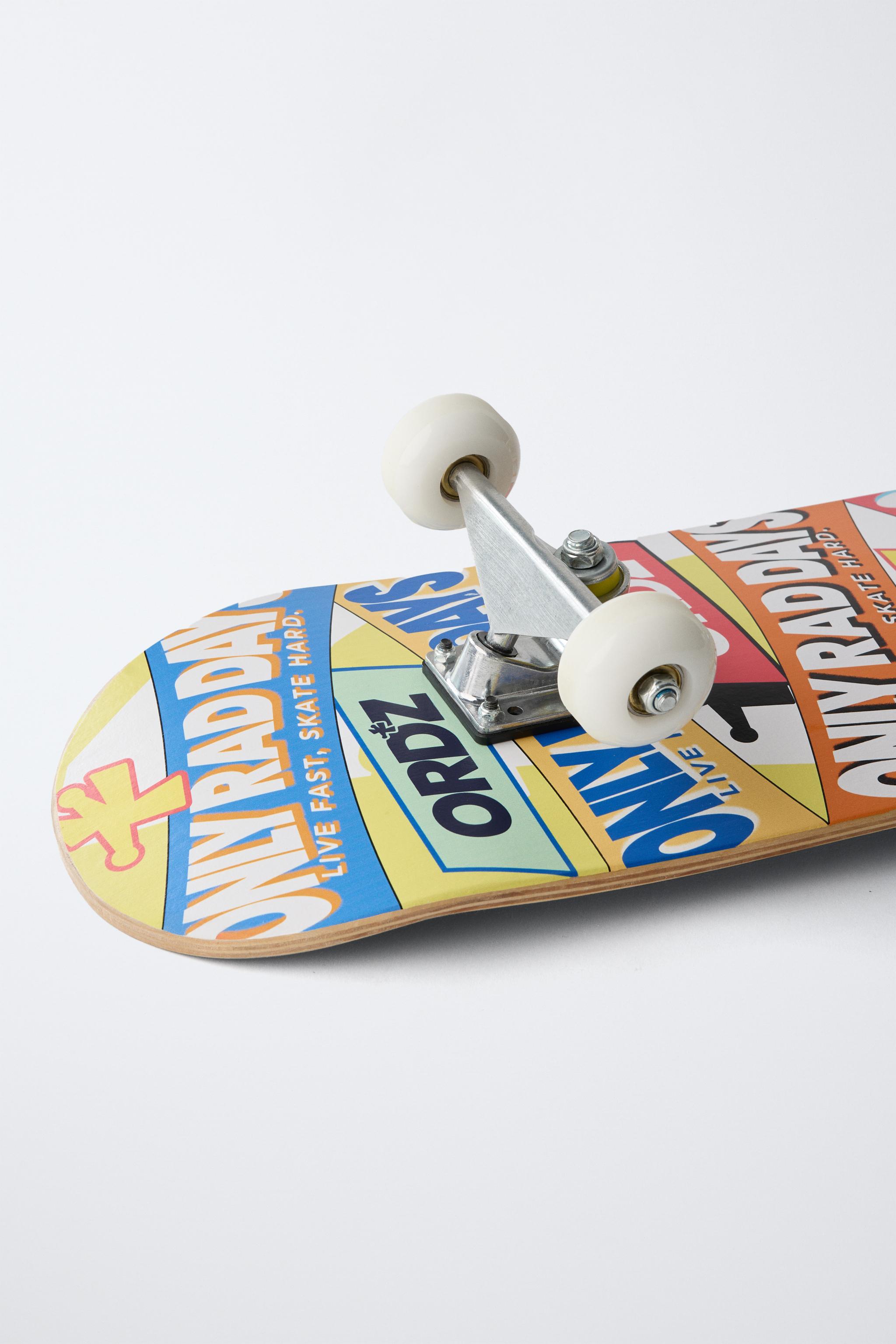 SKATEBOARD